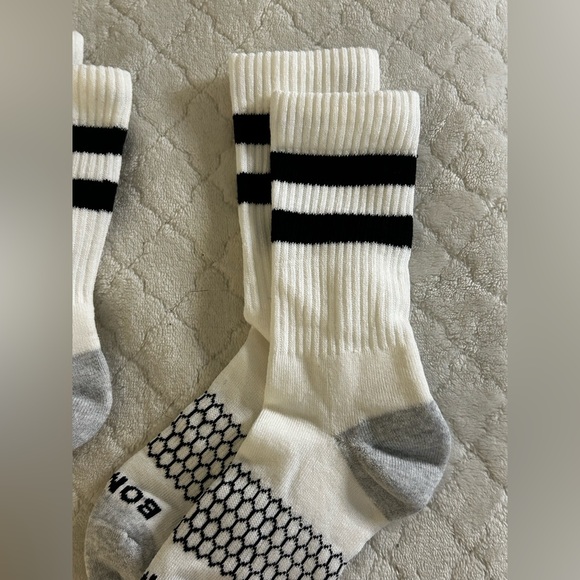 Women’s Bombas Half Calf White with Black Stripe Set of 2 Socks Size Small NWOT - Picture 3 of 4